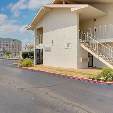 Motel 6 - Oklahoma City Airport Exterior photo