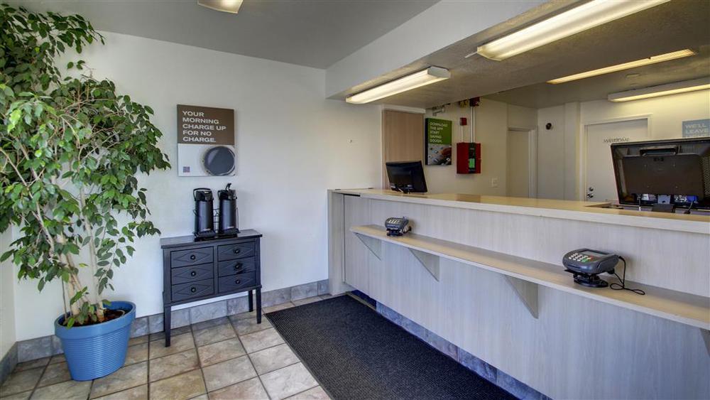 Motel 6 - Oklahoma City Airport Interior photo