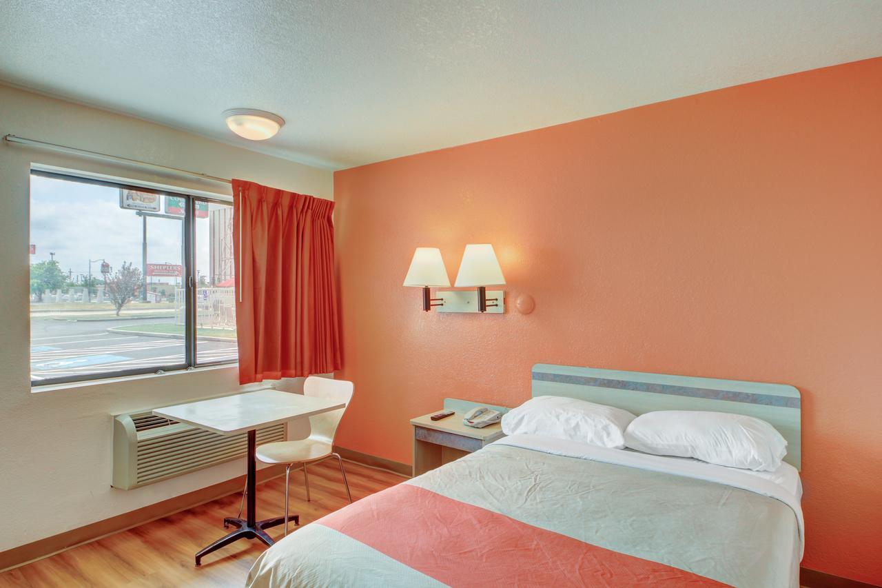 Motel 6 - Oklahoma City Airport Room photo