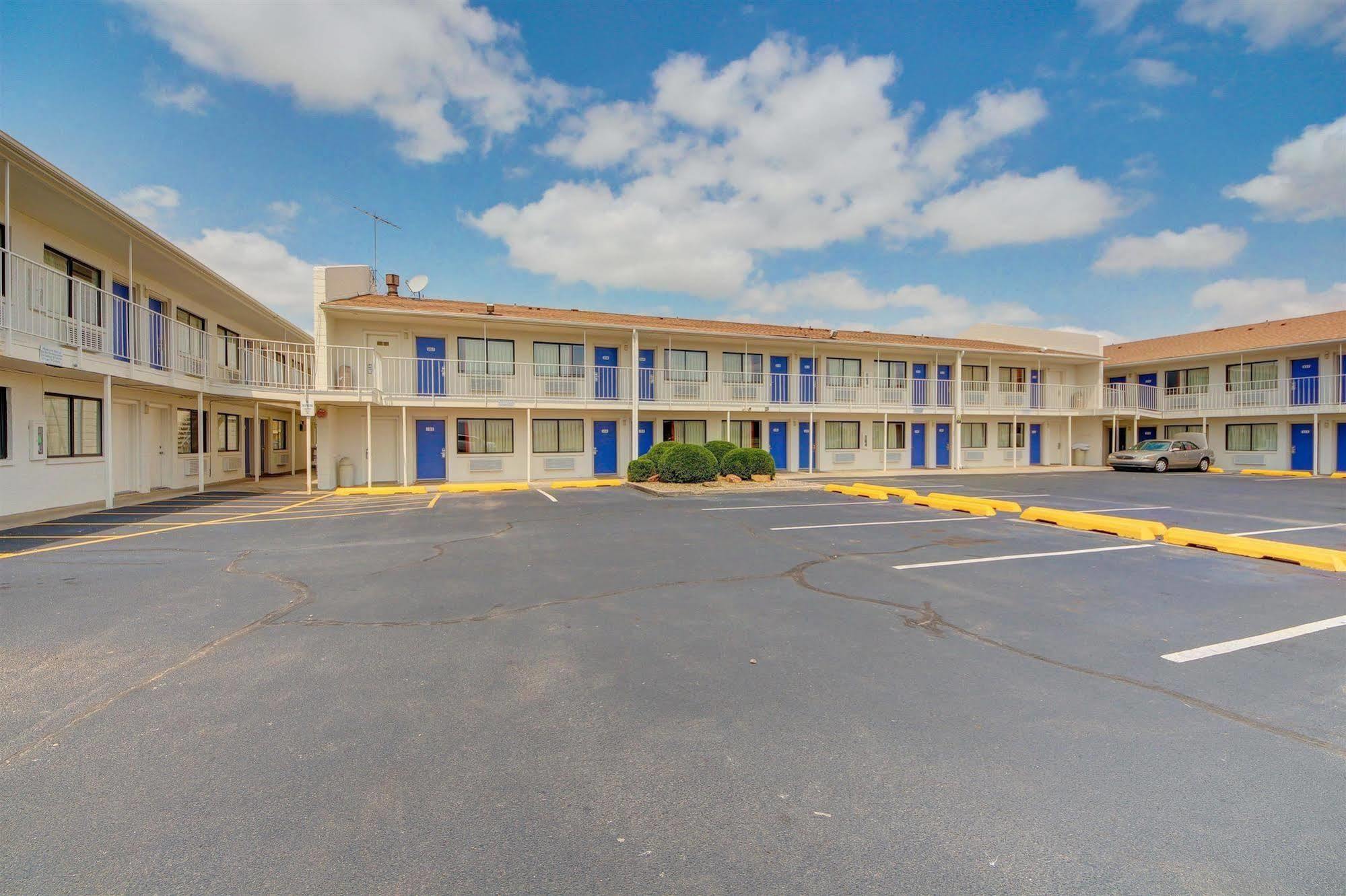 Motel 6 - Oklahoma City Airport Exterior photo