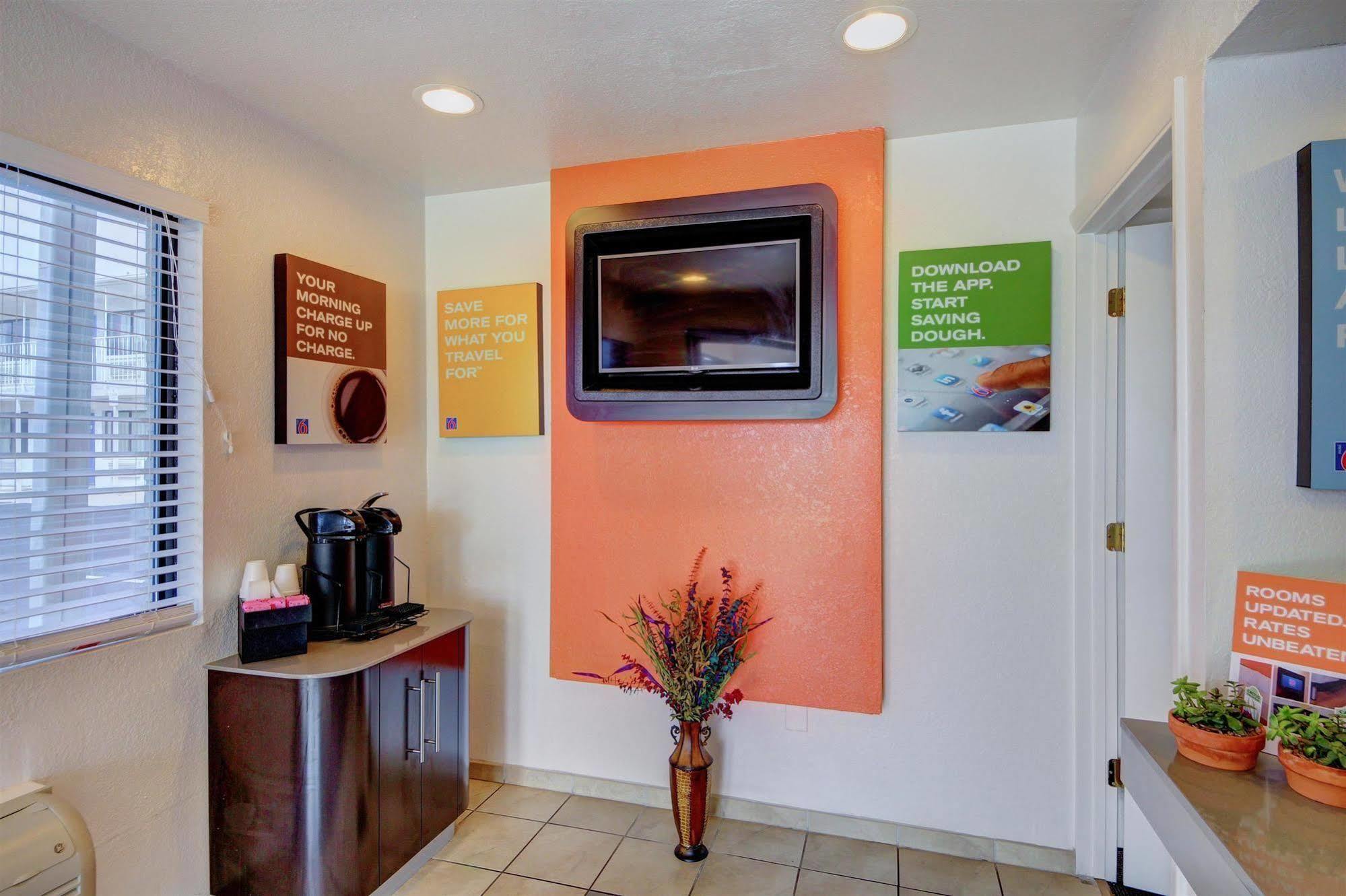 Motel 6 - Oklahoma City Airport Exterior photo