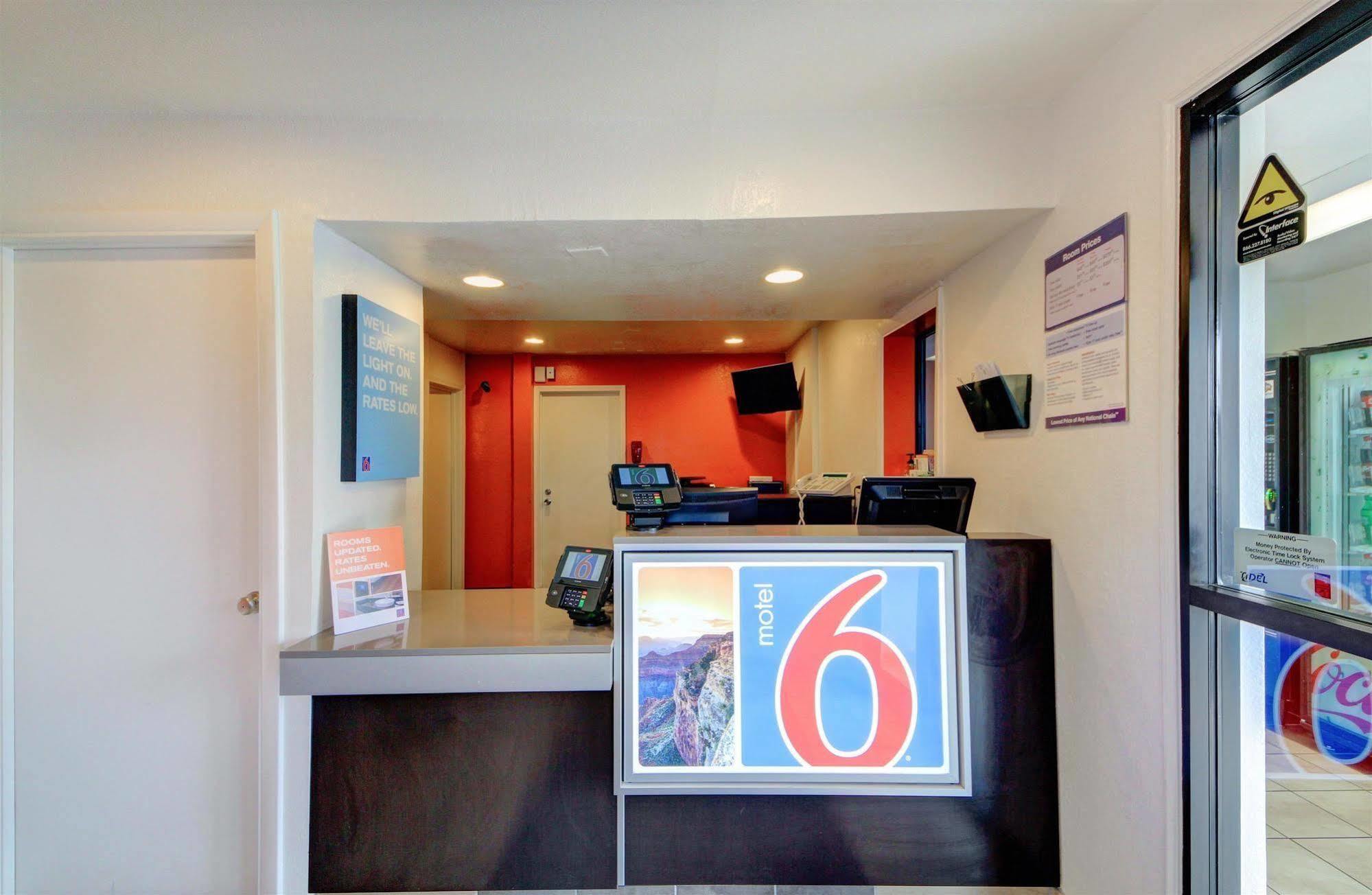 Motel 6 - Oklahoma City Airport Exterior photo