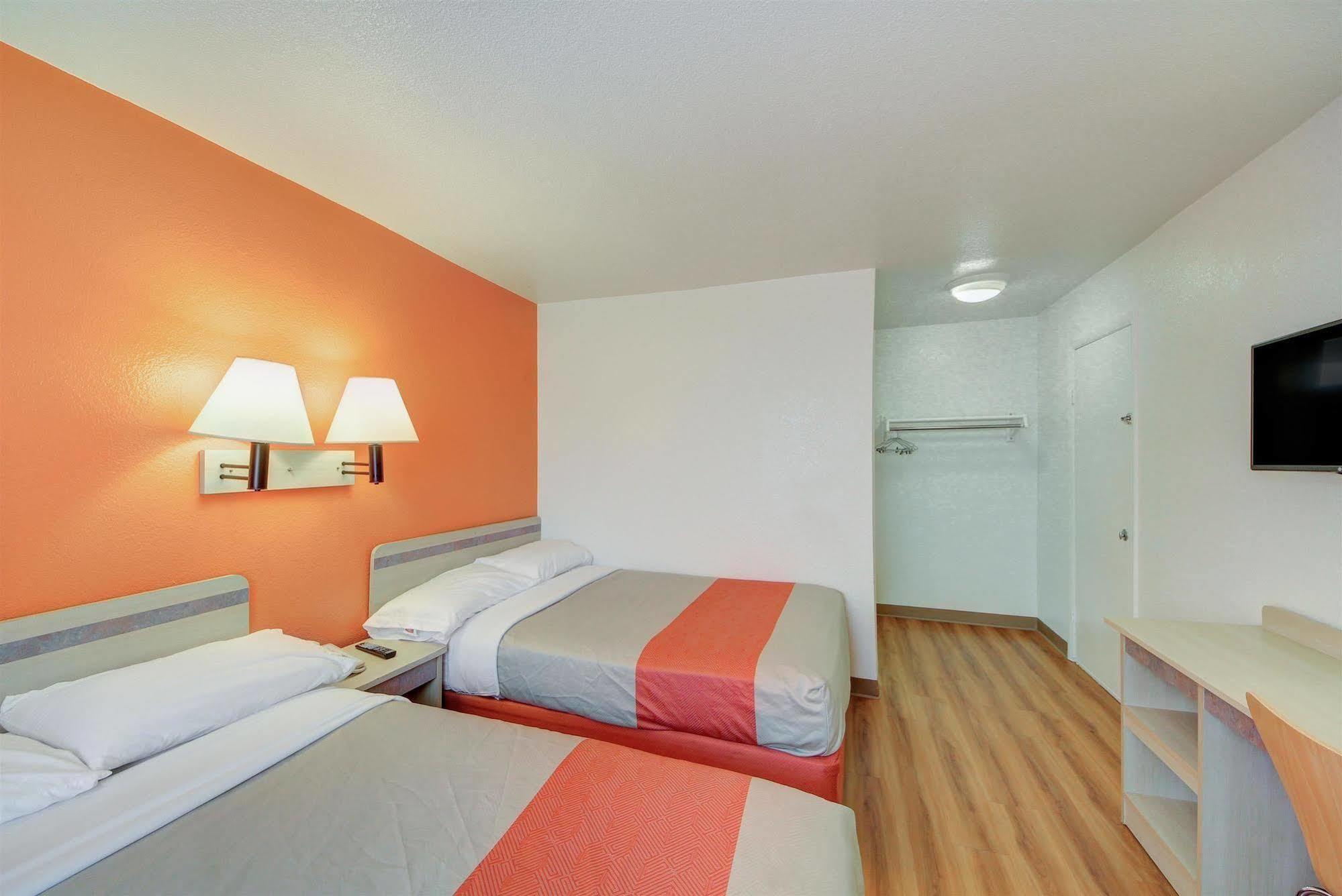Motel 6 - Oklahoma City Airport Exterior photo