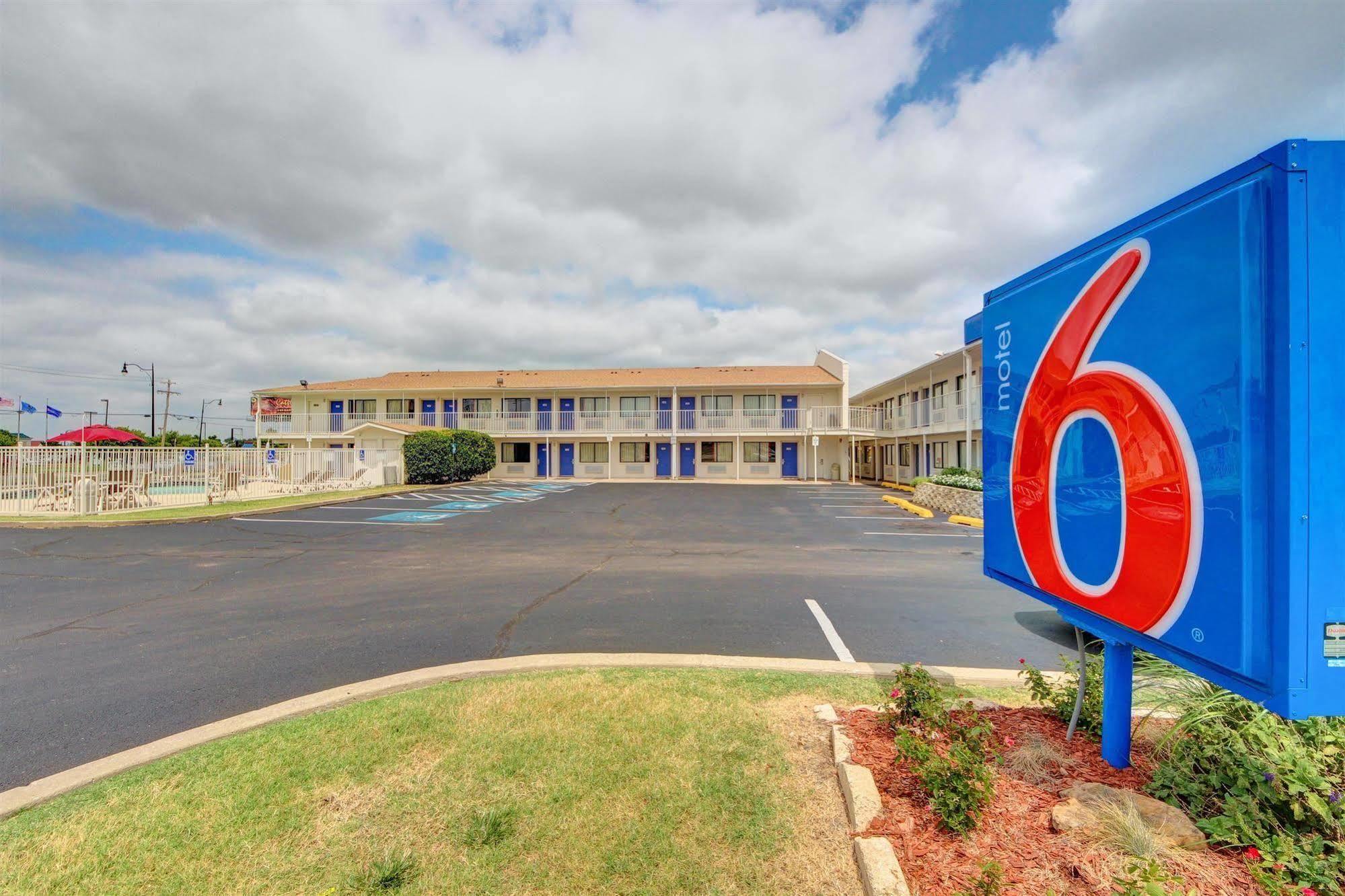 Motel 6 - Oklahoma City Airport Exterior photo