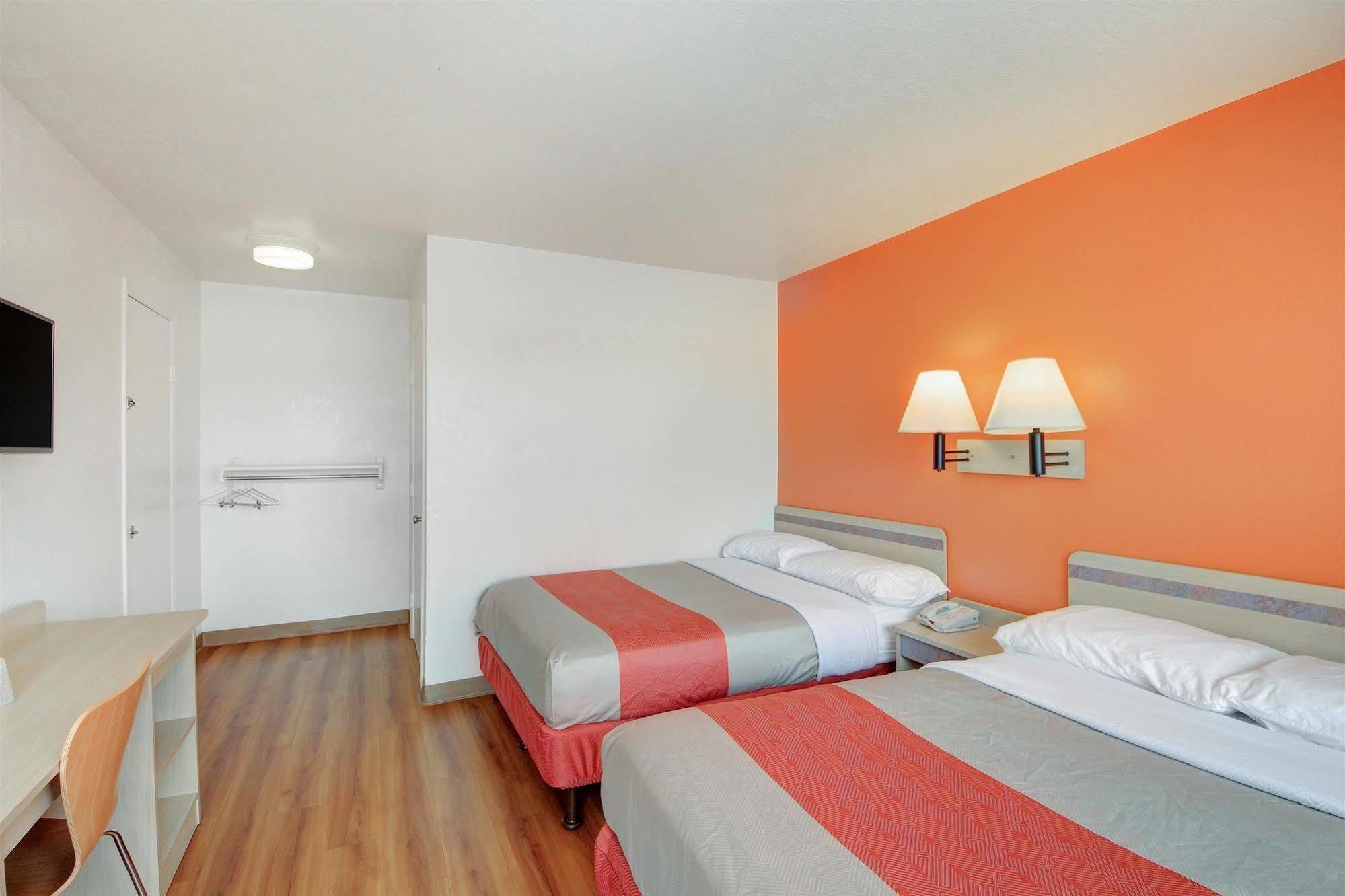Motel 6 - Oklahoma City Airport Exterior photo