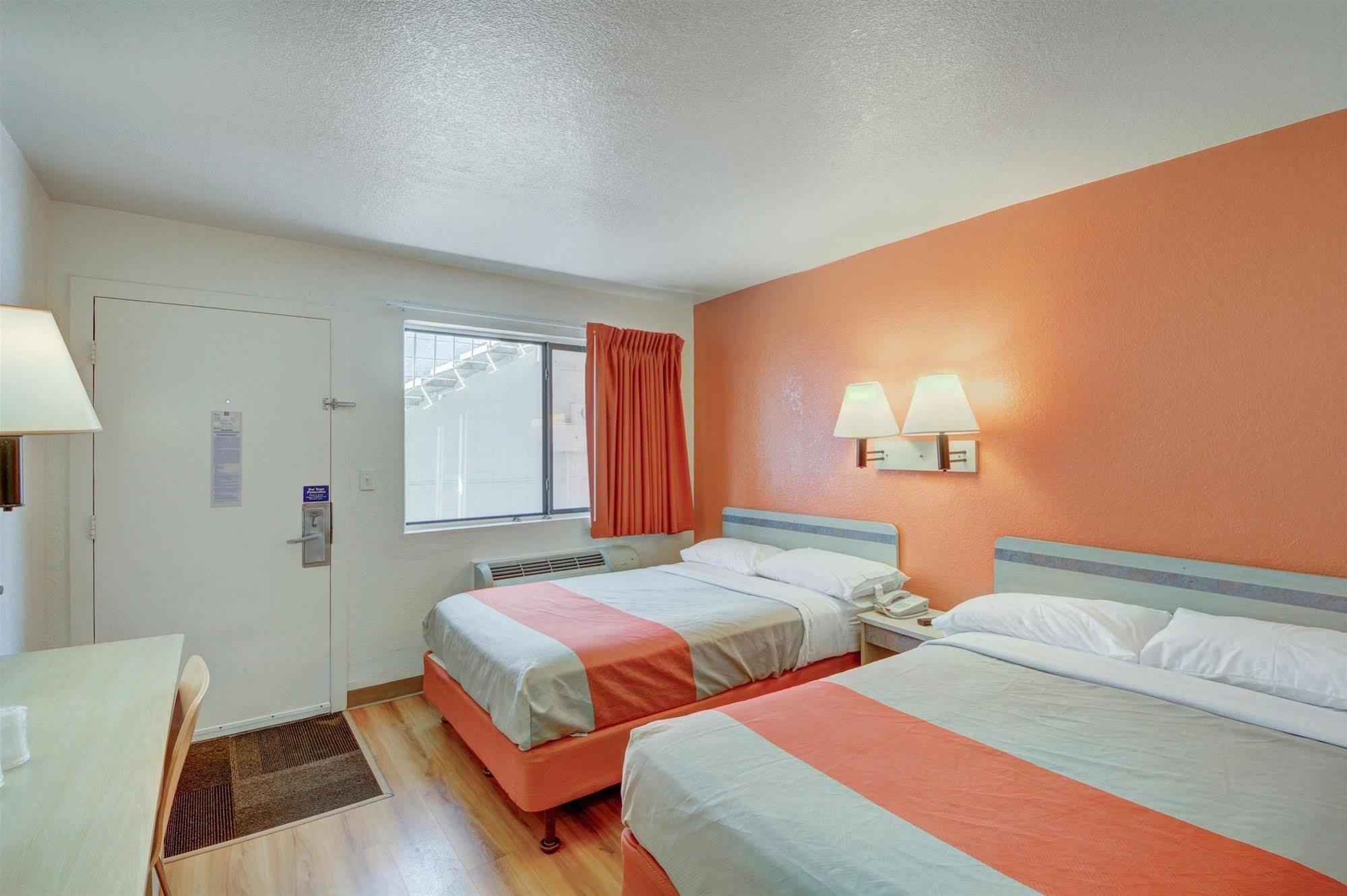 Motel 6 - Oklahoma City Airport Exterior photo
