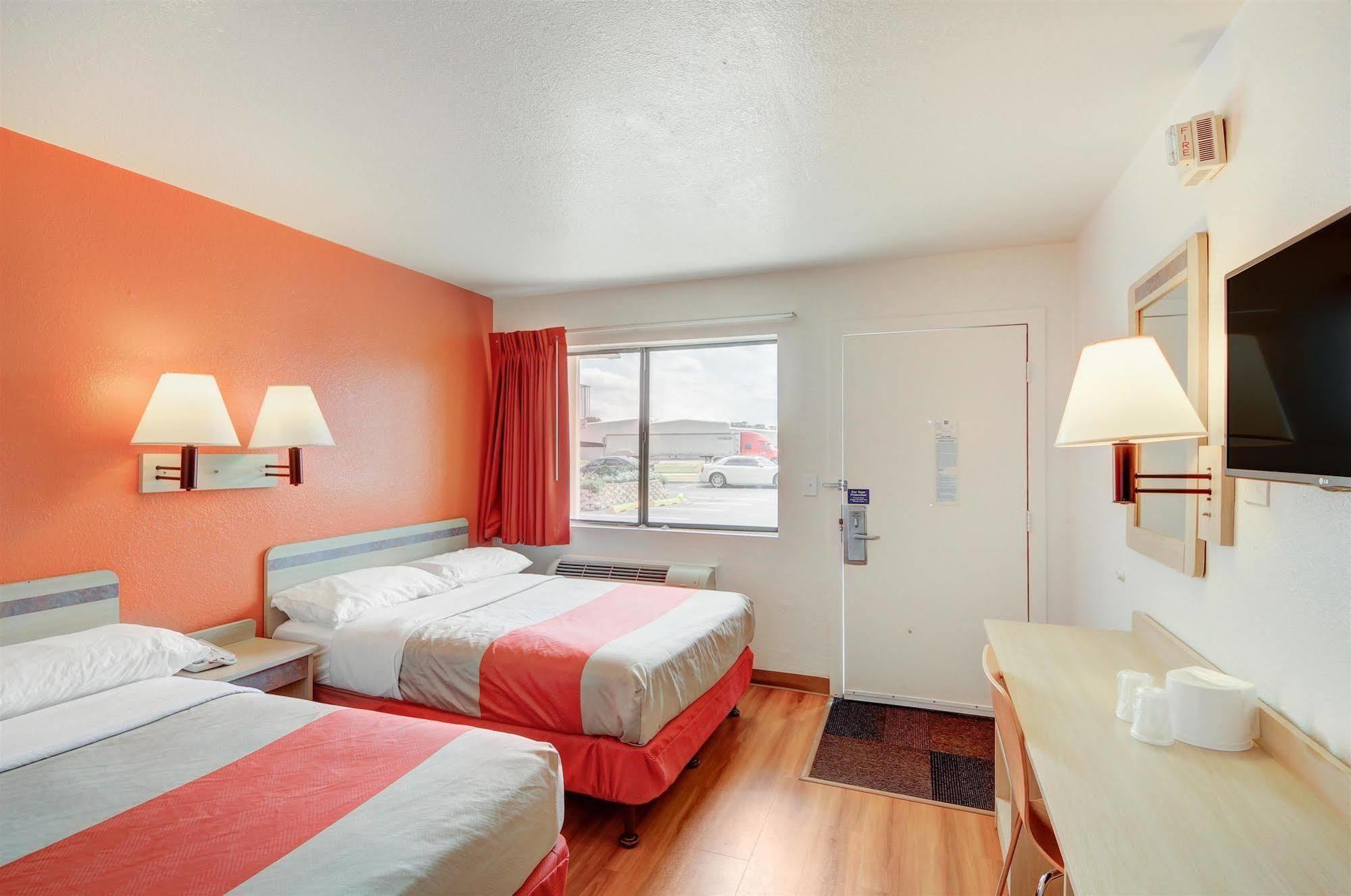 Motel 6 - Oklahoma City Airport Exterior photo