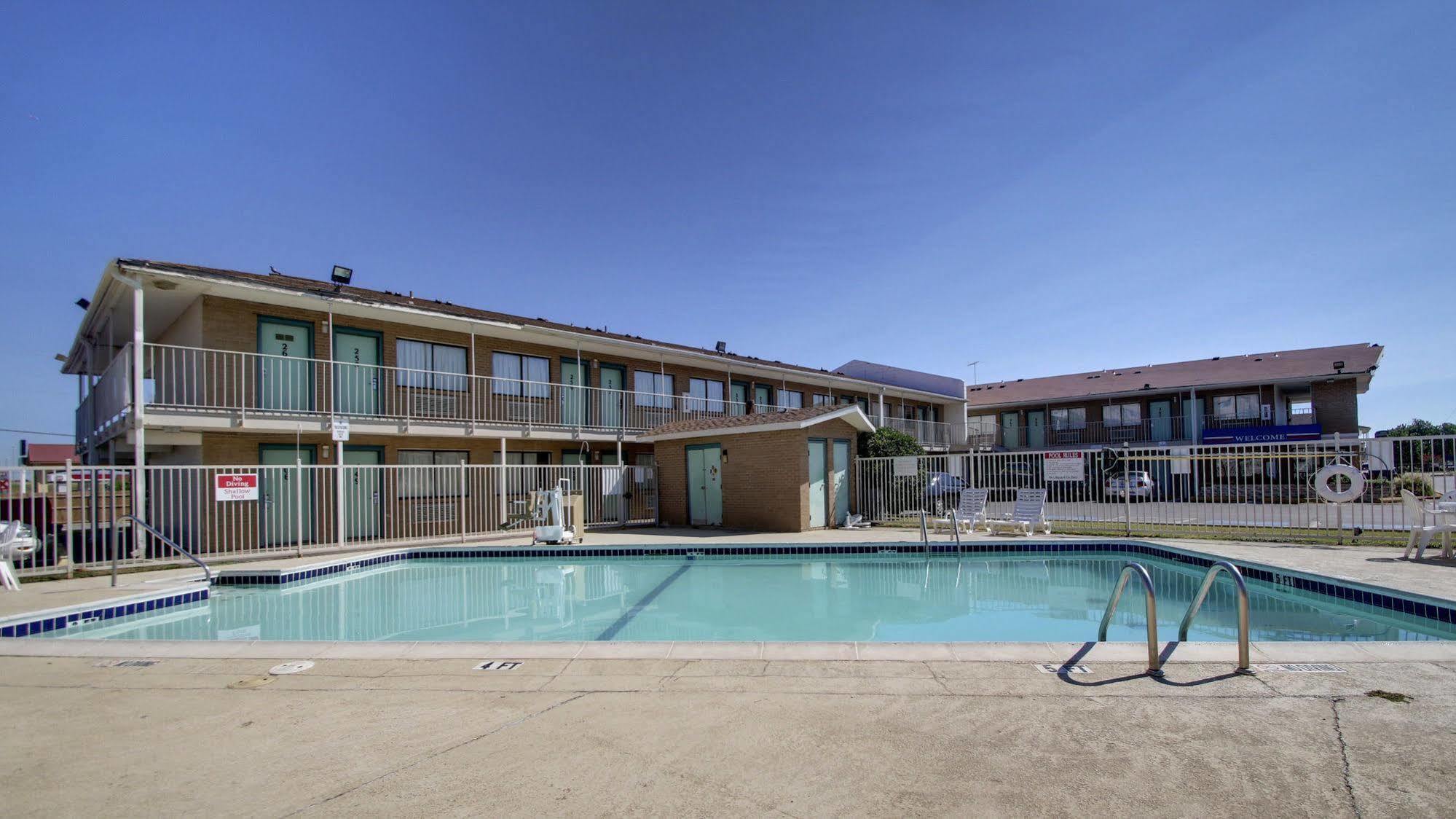 Motel 6 - Oklahoma City Airport Exterior photo